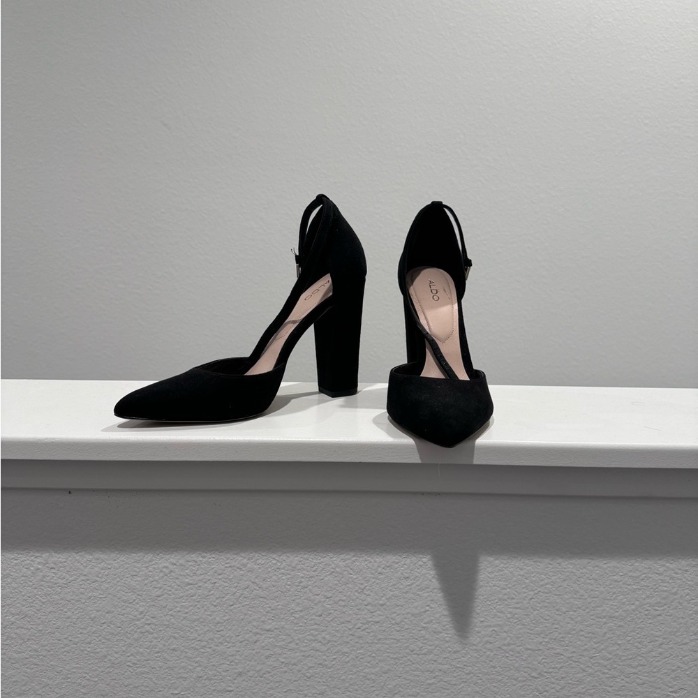 Aldo women’s Nicholes block heel. Black suede. Size 7.5